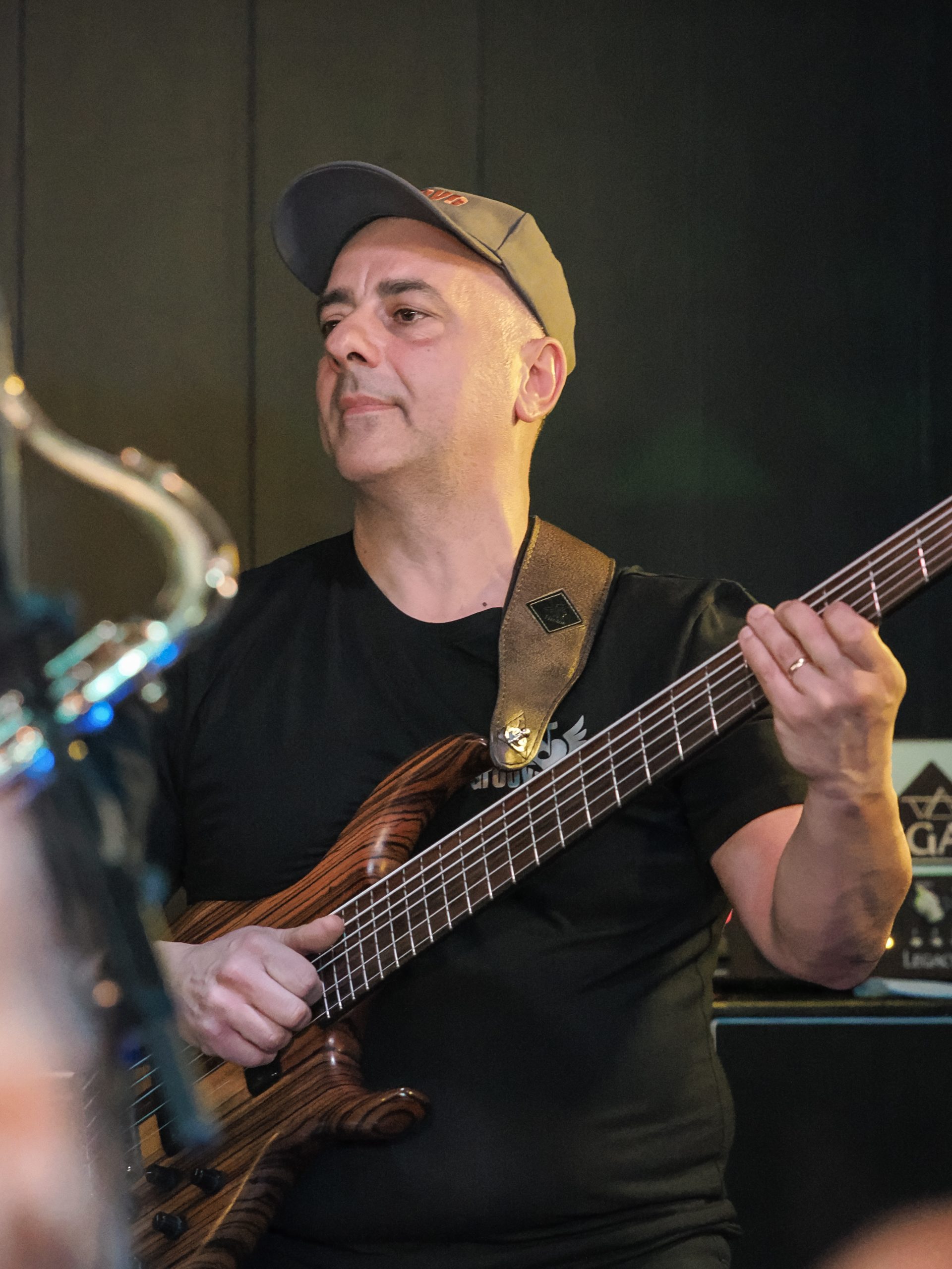 Alex Marano live am Bass